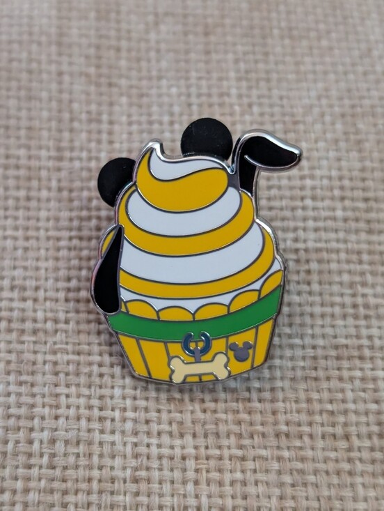 Disney Other - Disney pin Pluto cupcake